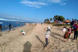 Pantai Sayang Heulang