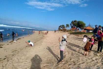 Pantai Sayang Heulang