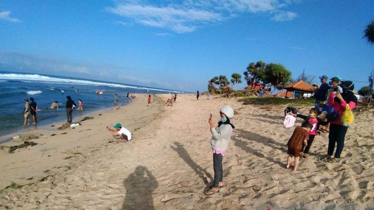 Pantai Sayang Heulang